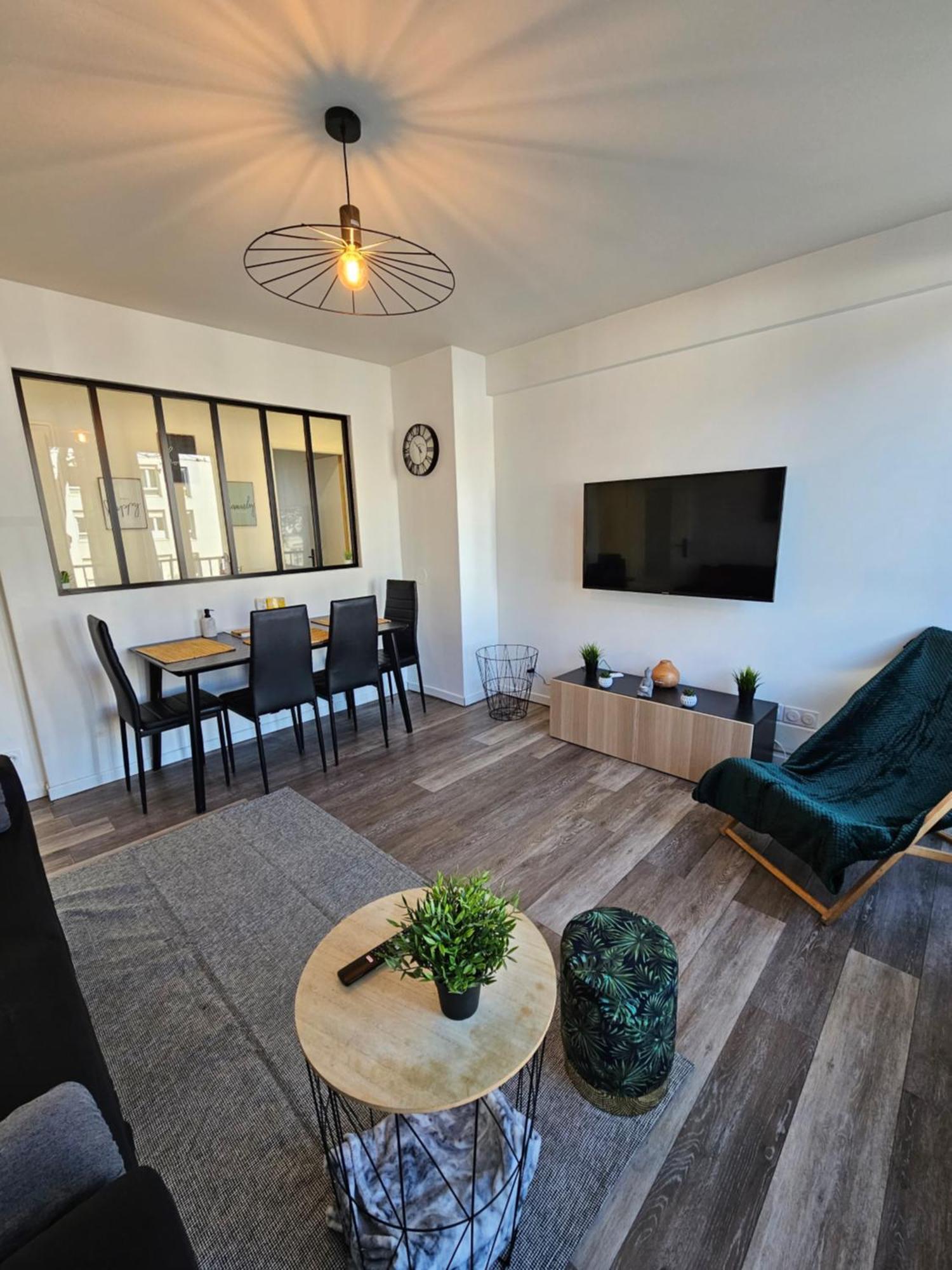 Charmant & Spacieux 3 Chambres - Mm Apartment - Lyon Grand Parilly Vénissieux Esterno foto